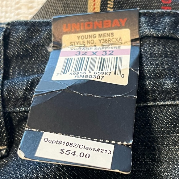 #3333. UnionBay Straight Jeans Slightly Distressed. Size 32X32 NWT - Picture 10 of 13